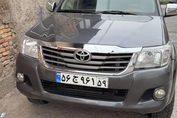 تویوتا، هایلوکس دو کابین