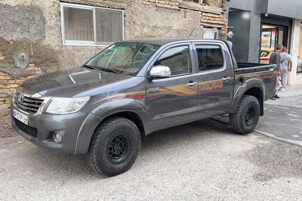 تویوتا، هایلوکس دو کابین