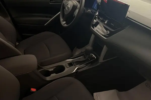 تویوتا، کرولا کراس هیبرید