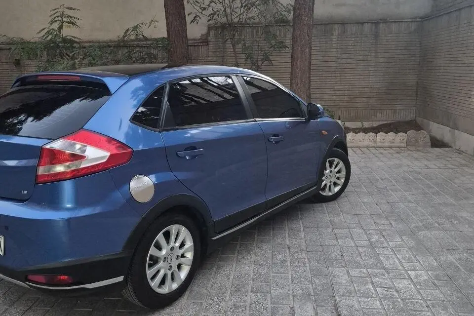ام وی ام،  315هاچ بک
