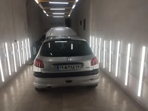 پژو، 206