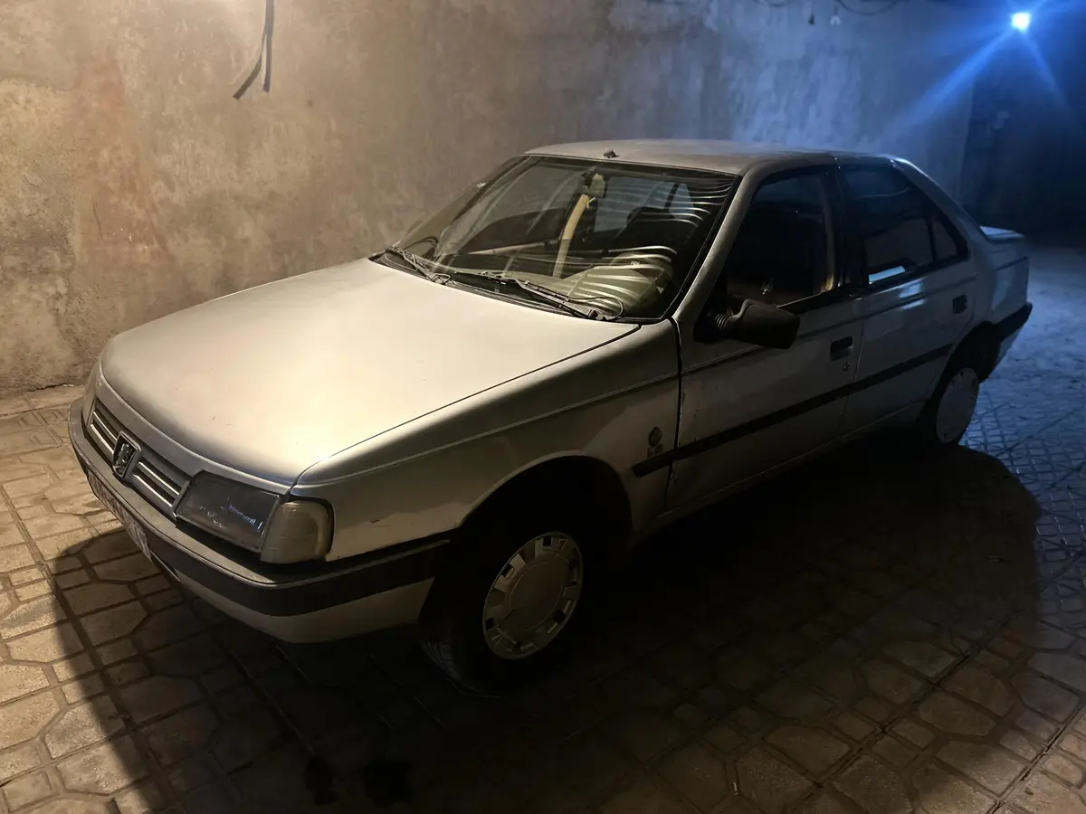 پژو،  405