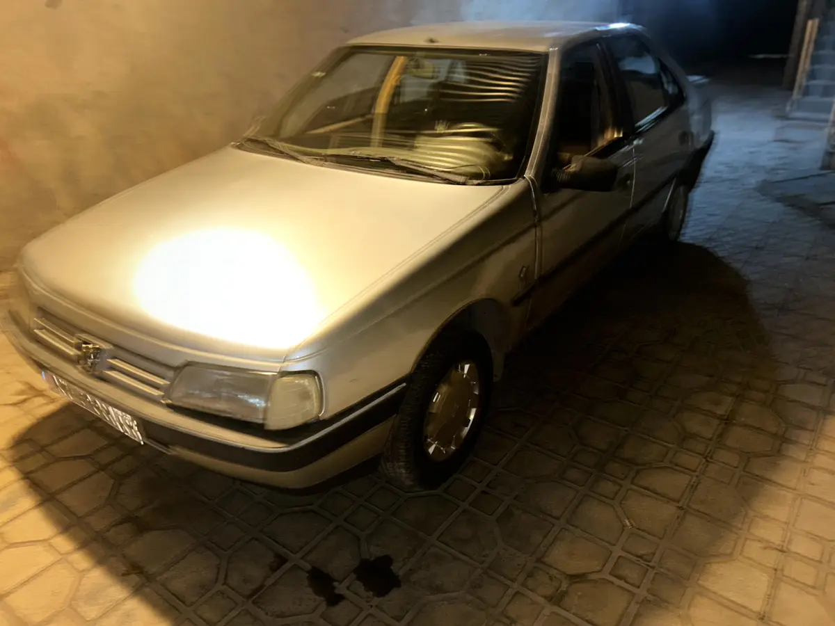 پژو،  405