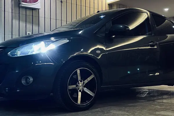 مزدا، 2 هاچ بک