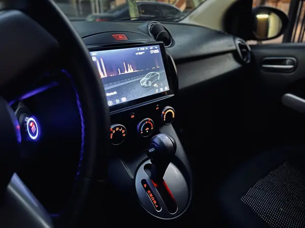 مزدا، 2 هاچ بک