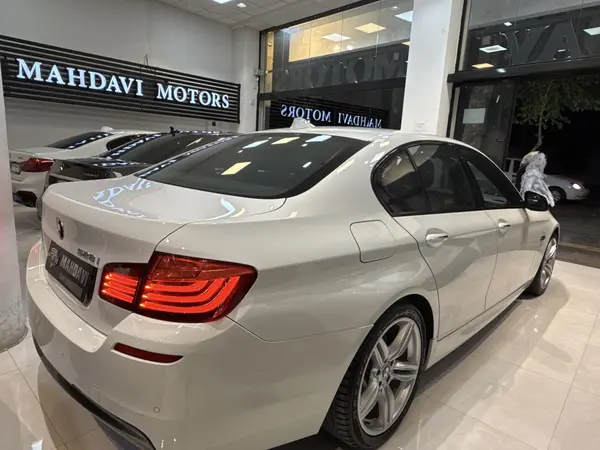 ب ام و، سری 5 سدان