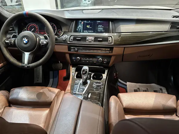 ب ام و، سری 5 سدان