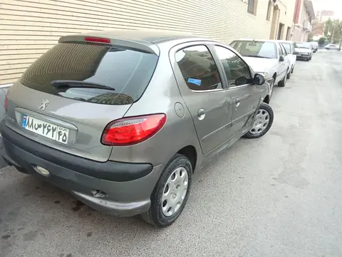 پژو، 206