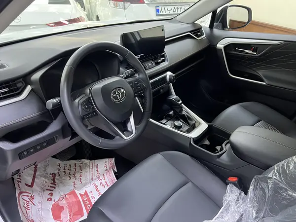 تویوتا، راوفور هیبرید