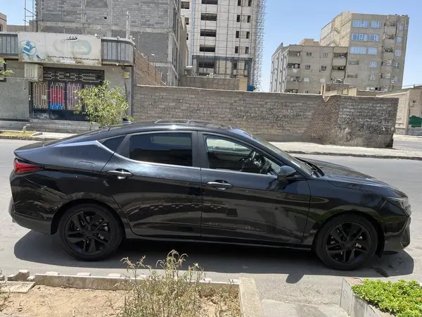 کی ام سی  J7