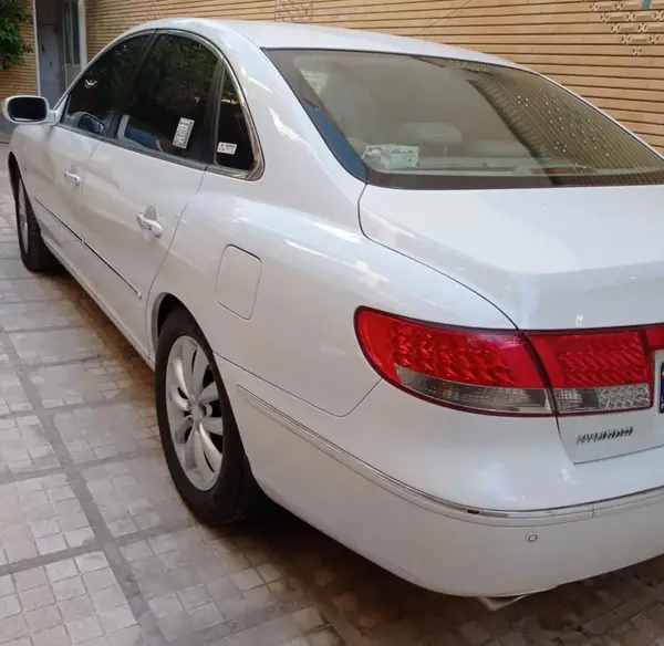 هیوندای، آزرا (گرنجور)