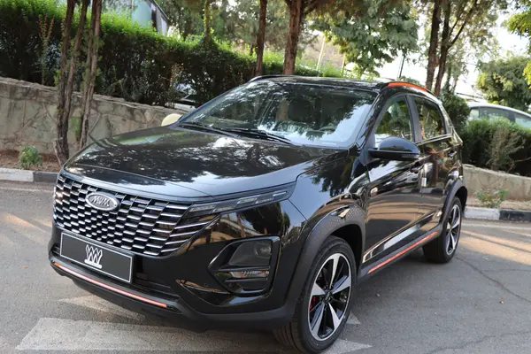 پیش فروش ام وی ام، X33 کراس