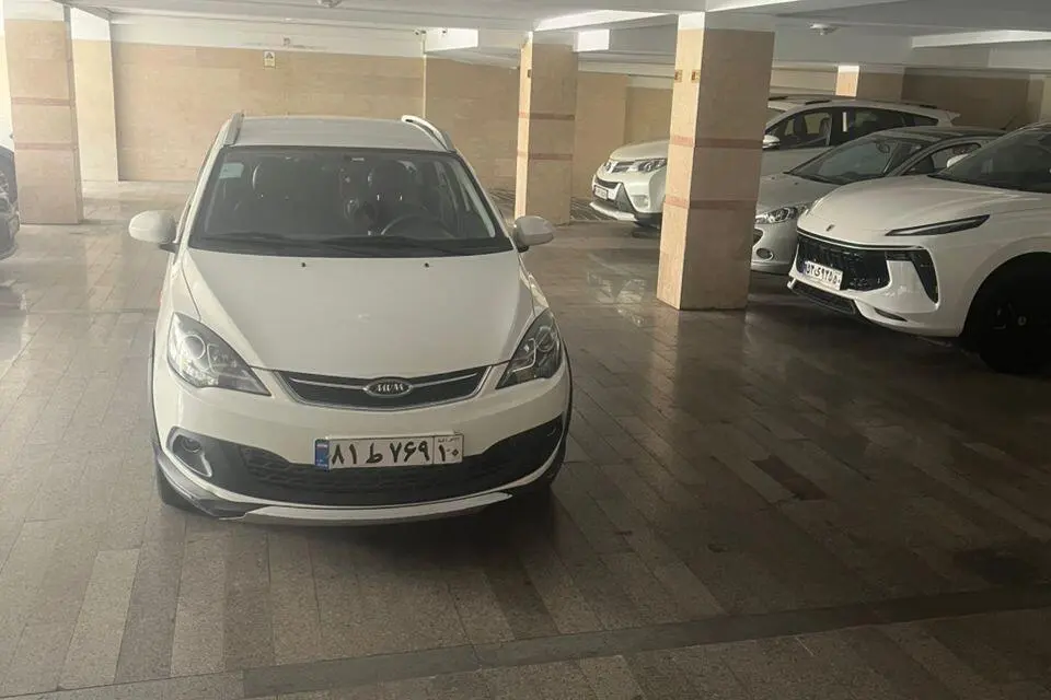 ام وی ام،  315هاچ بک