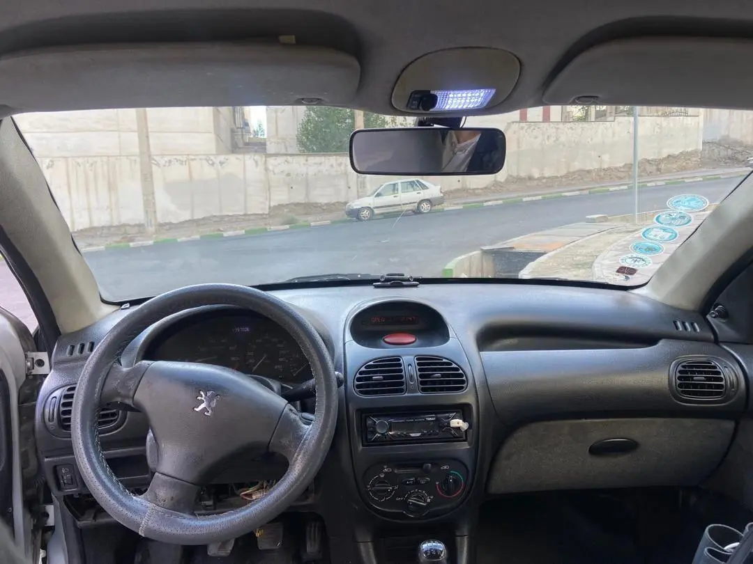 پژو،  206