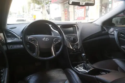 هیوندای، آزرا (گرنجور)