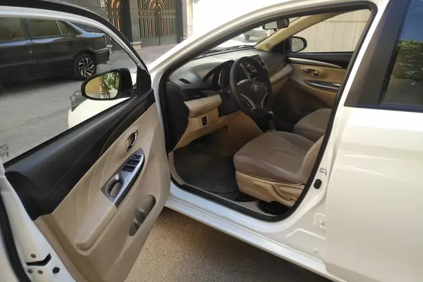 تویوتا، یاریس صندوق دار