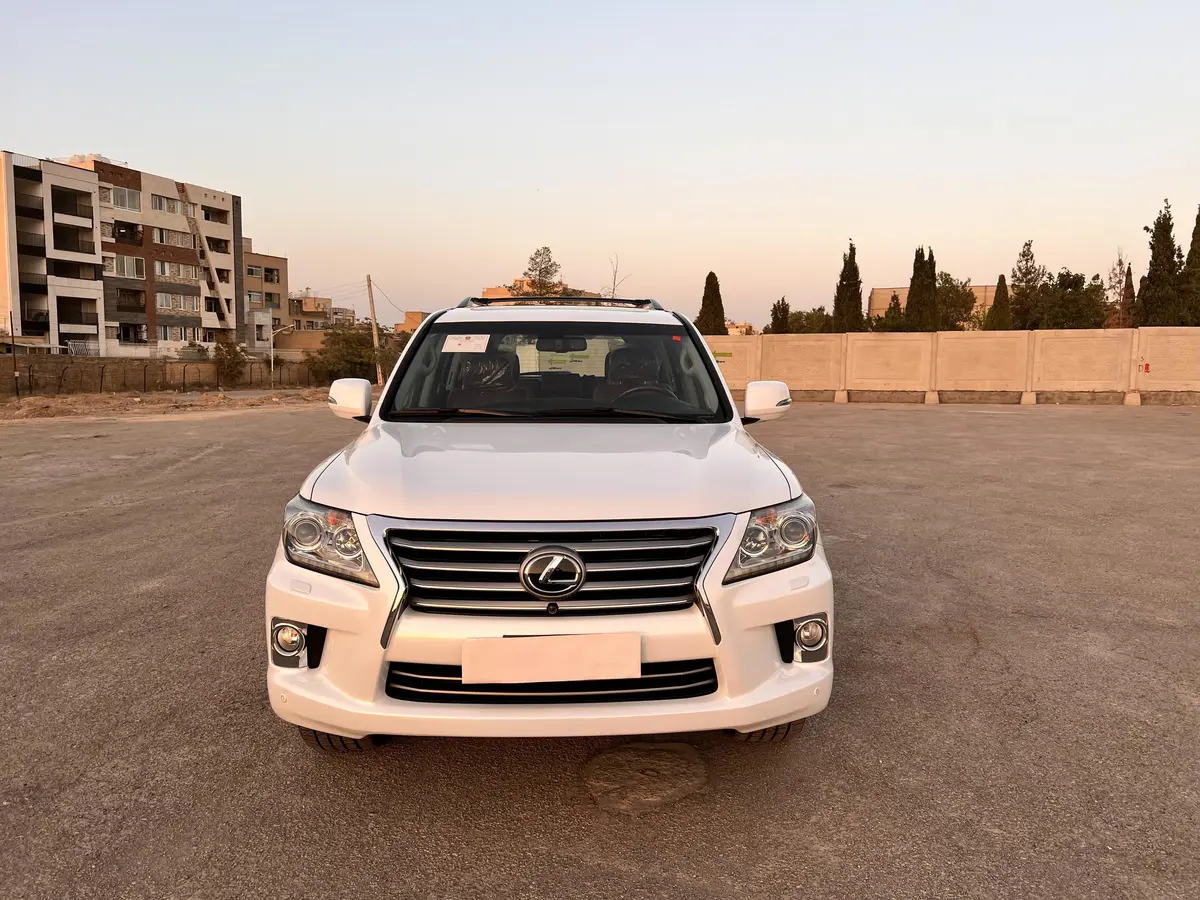 لکسوس،  LX