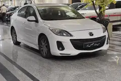 مزدا، 3 نیو صندوق دار