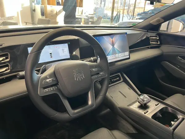 بی وای دی، چین ال DMi