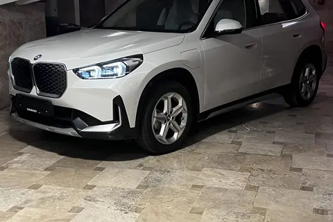 ب ام و، iX1