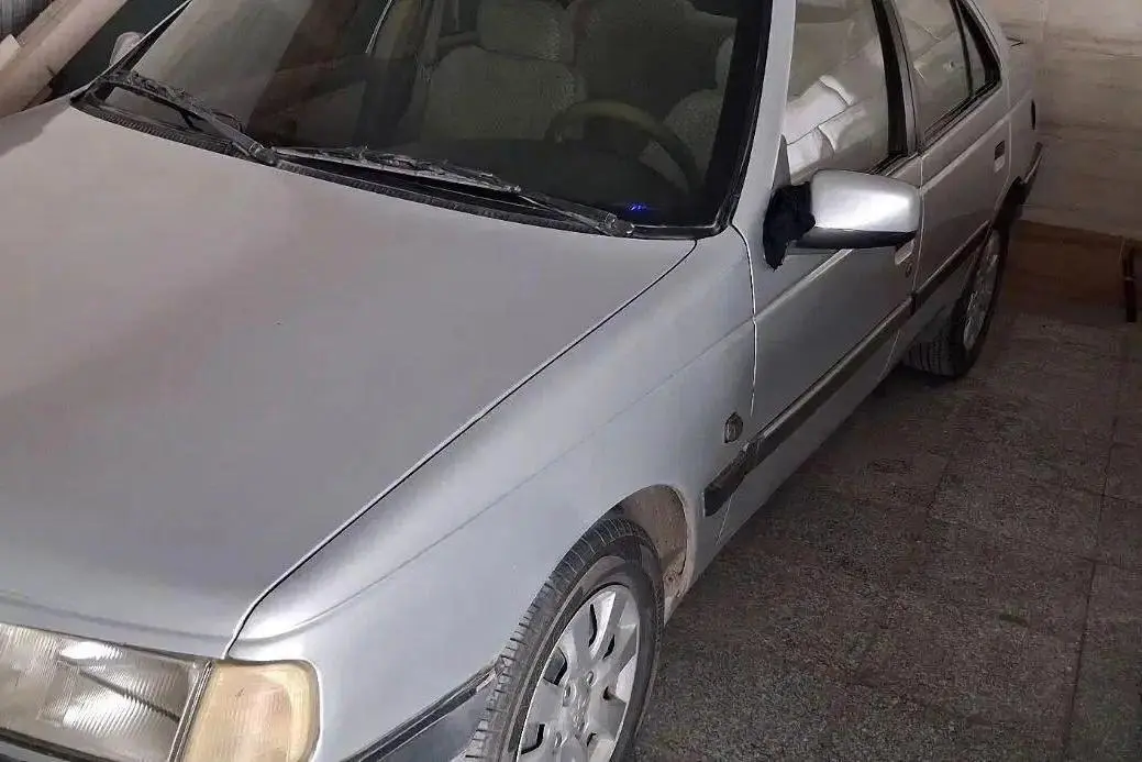 پژو،  405