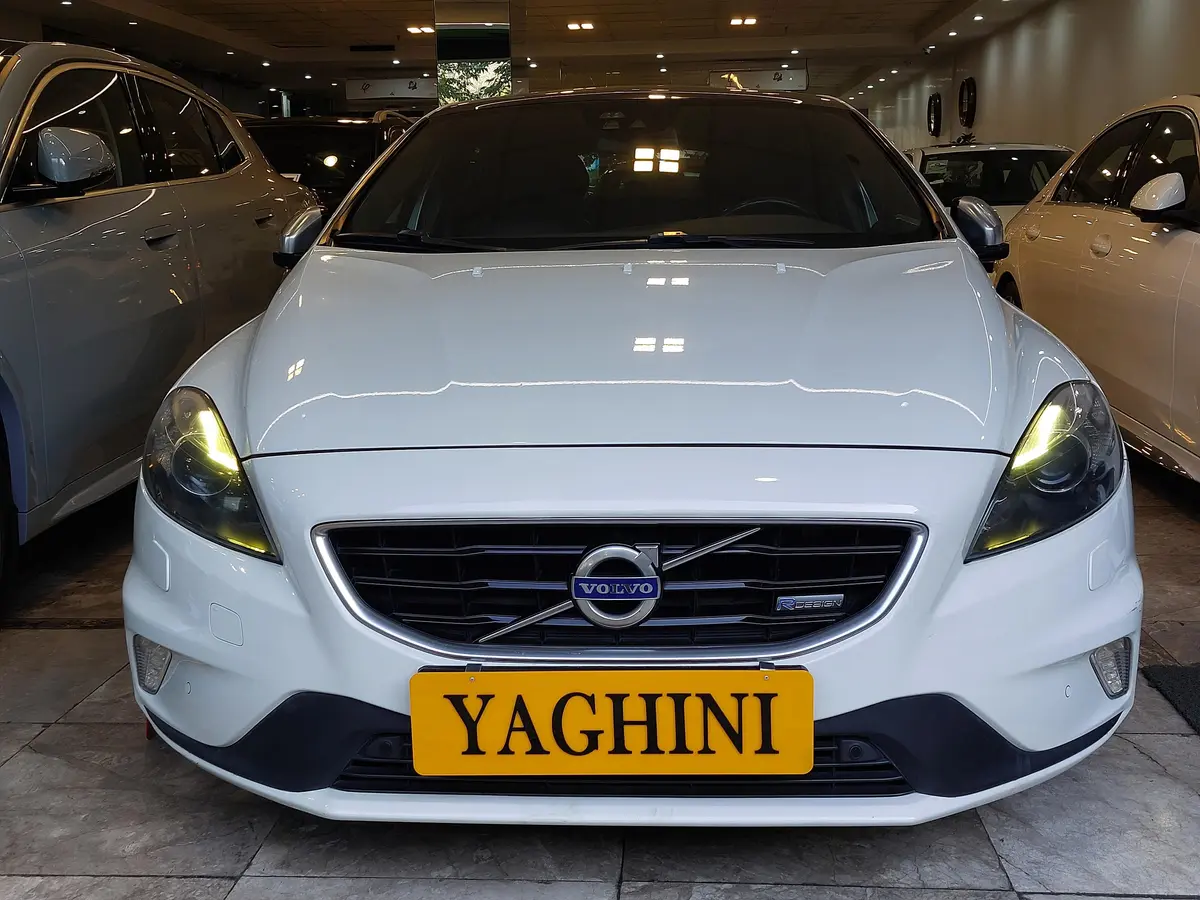 ولوو،  V40