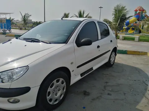 پژو، 206