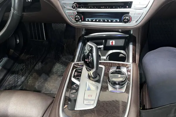 ب ام و، سری 7