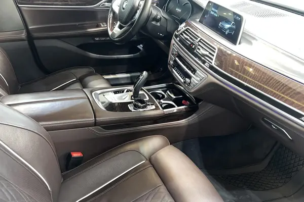 ب ام و، سری 7