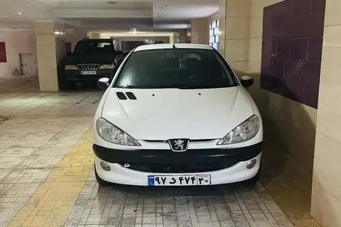 پژو، 206