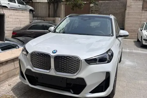 ب ام و، iX1