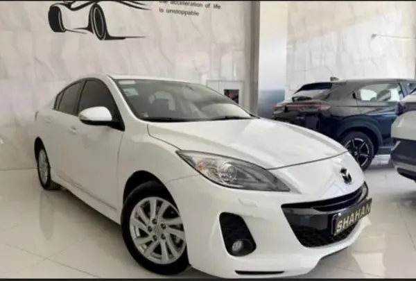 مزدا، 3 نیو صندوق دار