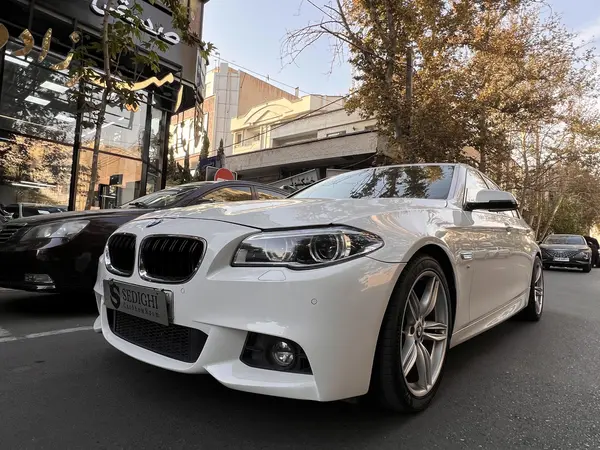 ب ام و، سری 5 سدان