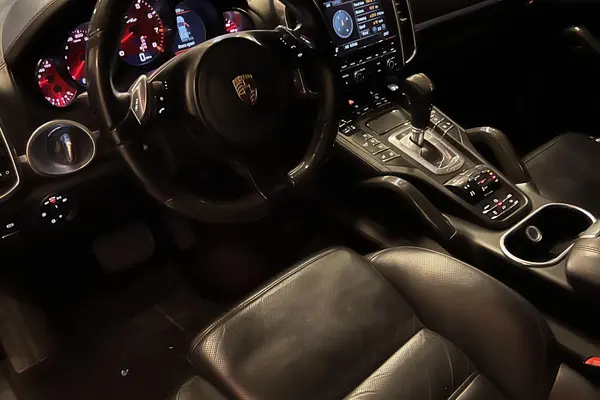 پورشه، کاین