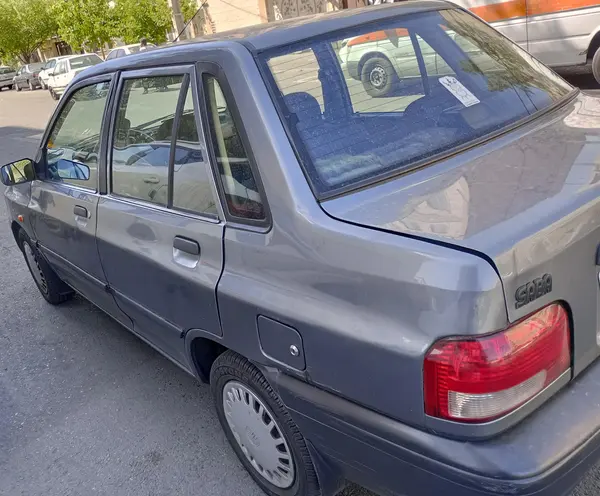 پراید، صندوق دار