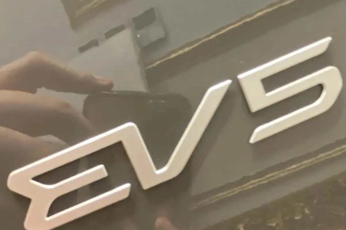 کیا،  EV5