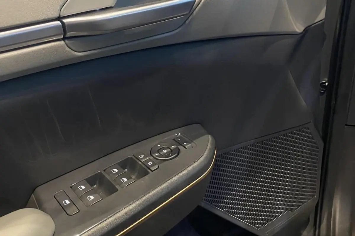کیا،  EV5