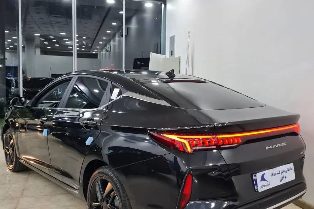 کی ام سی،  J7