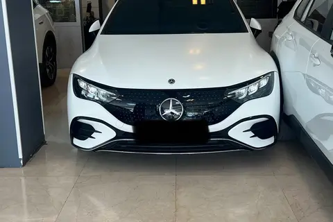 بنز، EQE Sedan