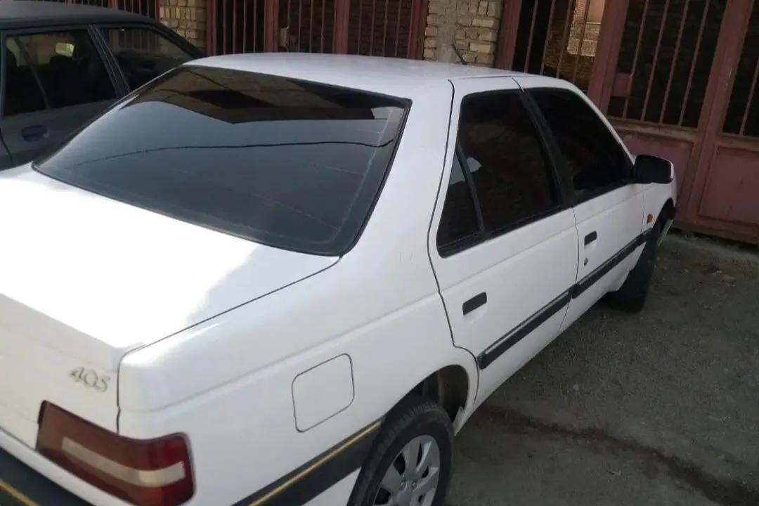 پژو،  405