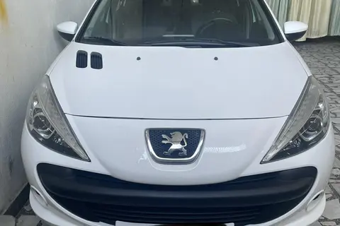 پژو، 207