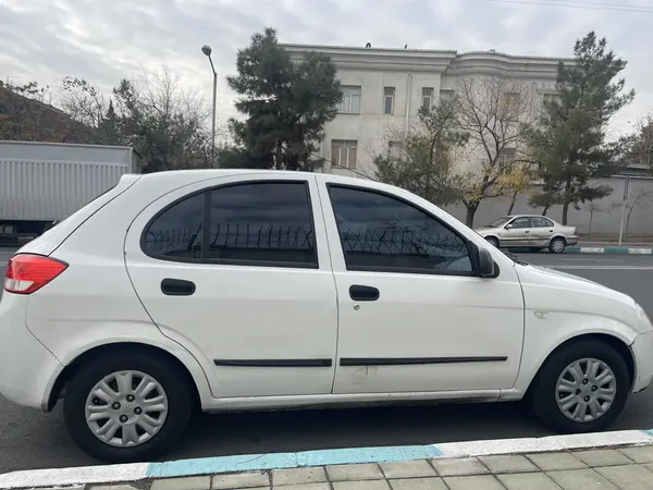 تیبا، هاچ بک