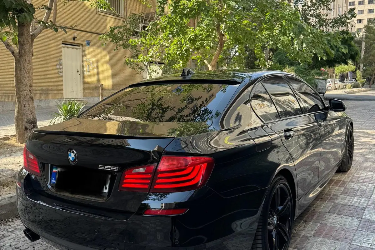ب ام و،  سری 5 سدان
