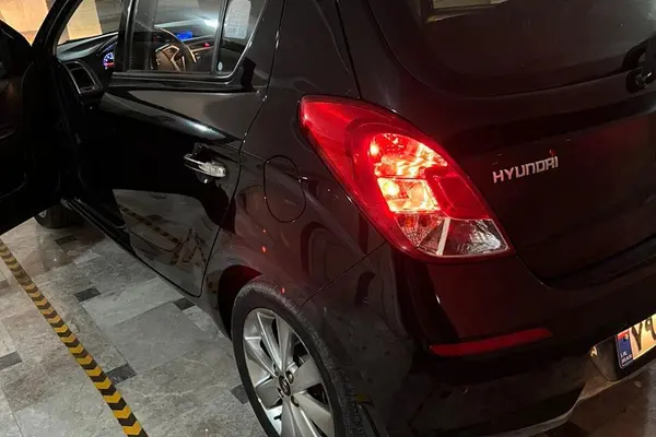 هیوندای  i20