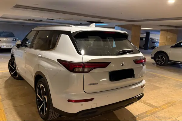 میتسوبیشی، اوتلندر