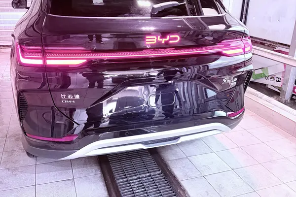 بی وای دی، سانگ پلاس DMi