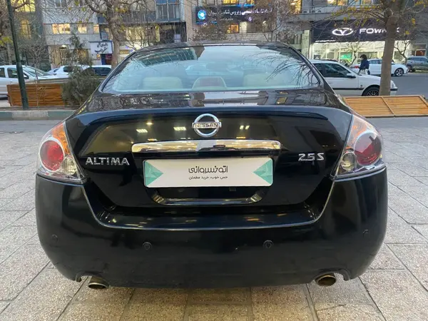 نیسان، تی ینا