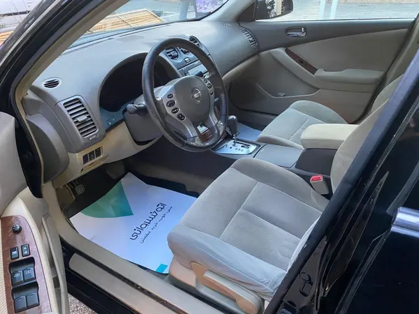 نیسان، تی ینا