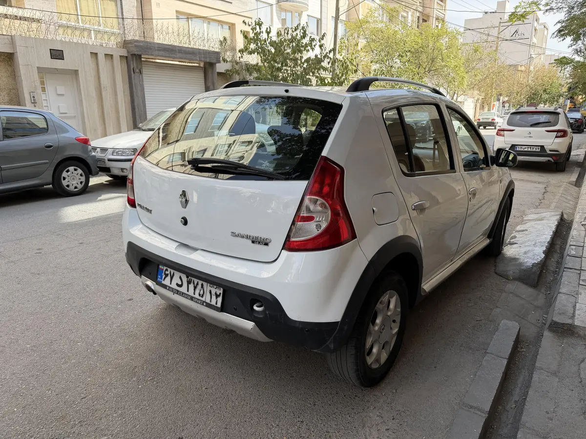 رنو،  ساندرو استپ وی