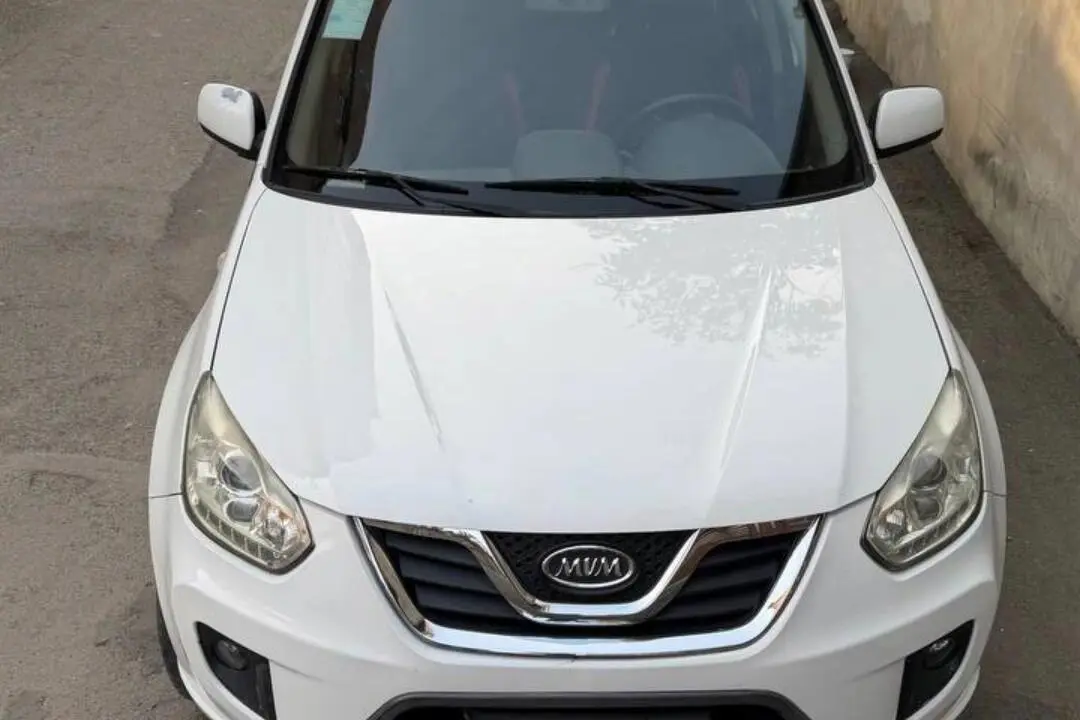 ام وی ام،  X33